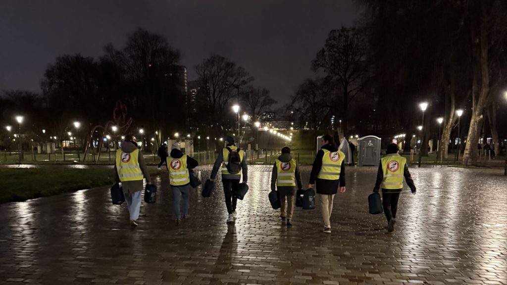 Équipe de 7 bénévoles Timetohelp mobilisés pour une distribution hivernale